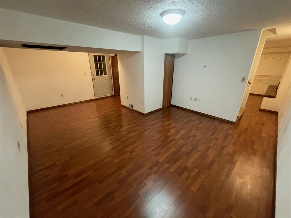 3 bed, 2 bath apartment for rent at 16 Bowstring Way, Marlborough — photo 19 of 25