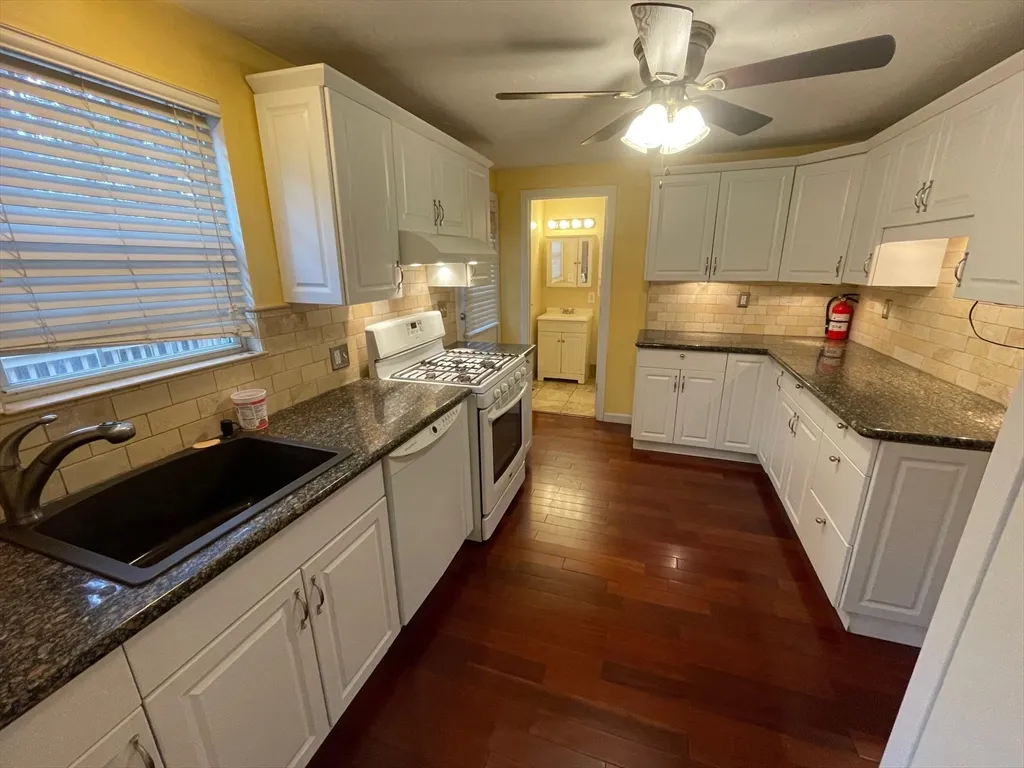 3 bed, 2 bath apartment for rent at 16 Bowstring Way, Marlborough — photo 7 of 25