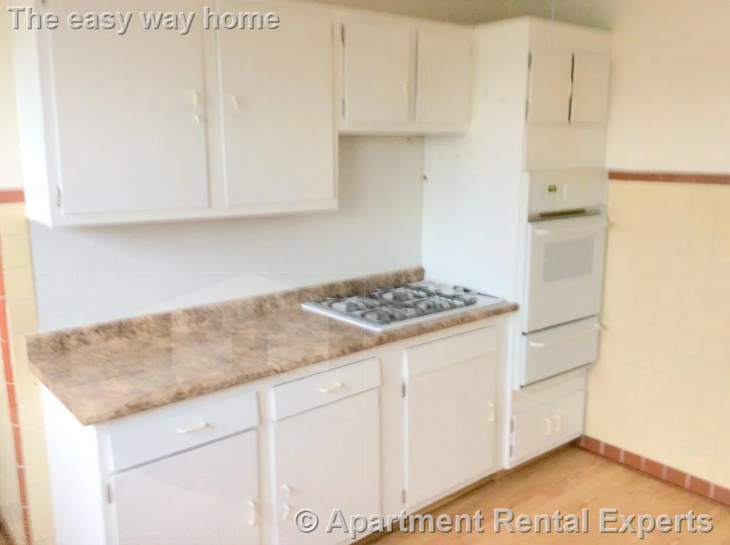1 bed, 1 bath apartment for rent at 16 Braemore Rd Unit 1, Winter Hill — photo 1 of 15