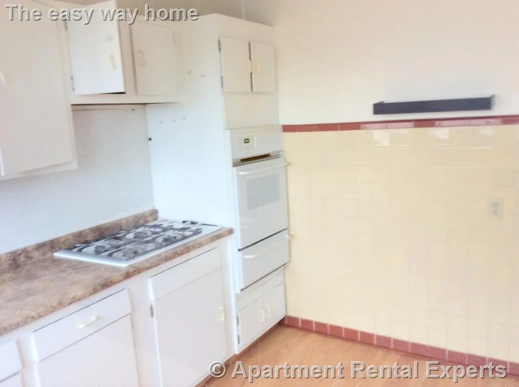 1 bed, 1 bath apartment for rent at 16 Braemore Rd Unit 1, Winter Hill — photo 3 of 15
