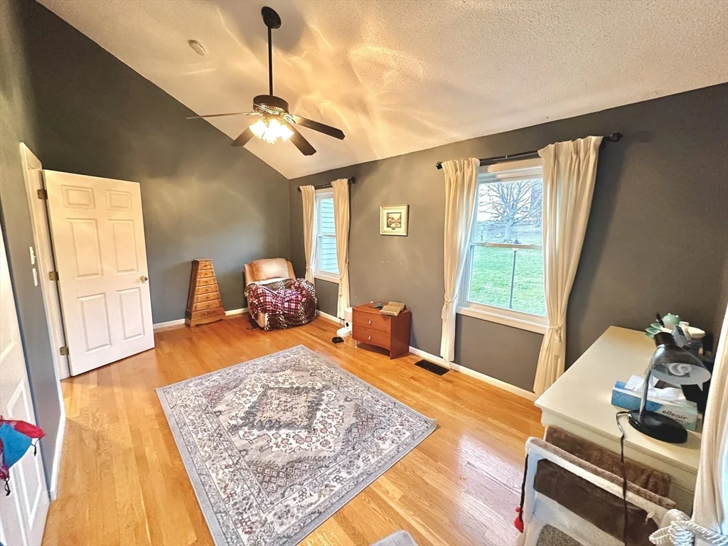 3 bed, 2 bath apartment for rent at 16 Breakwater Dr Unit 16, Chelsea — photo 15 of 24