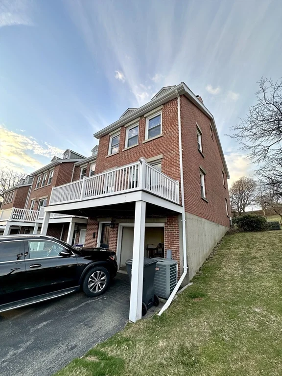3 bed, 2 bath apartment for rent at 16 Breakwater Dr Unit 16, Chelsea — photo 22 of 24