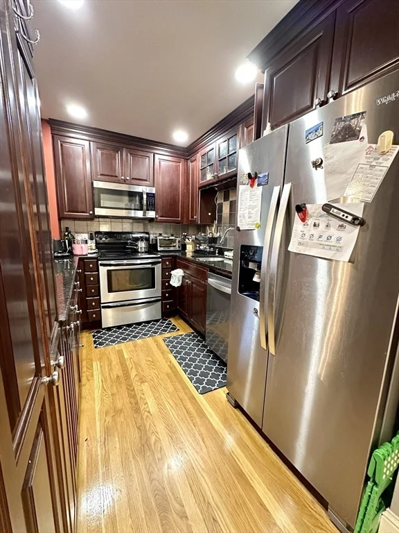 3 bed, 2 bath apartment for rent at 16 Breakwater Dr Unit 16, Chelsea — photo 7 of 24