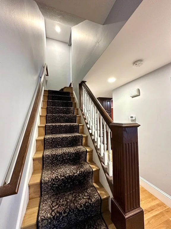 3 bed, 2 bath apartment for rent at 16 Breakwater Dr Unit 16, Chelsea — photo 9 of 24