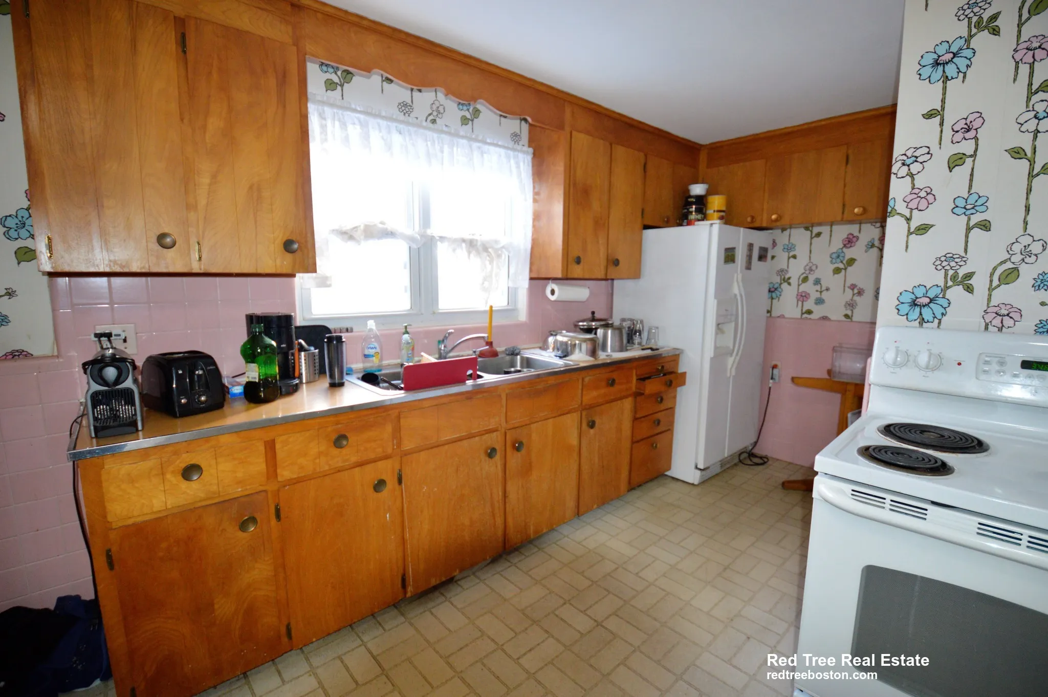 4 bed, 1 bath apartment for rent at 16 Caltha Rd Unit 16, Brighton — photo 4 of 12