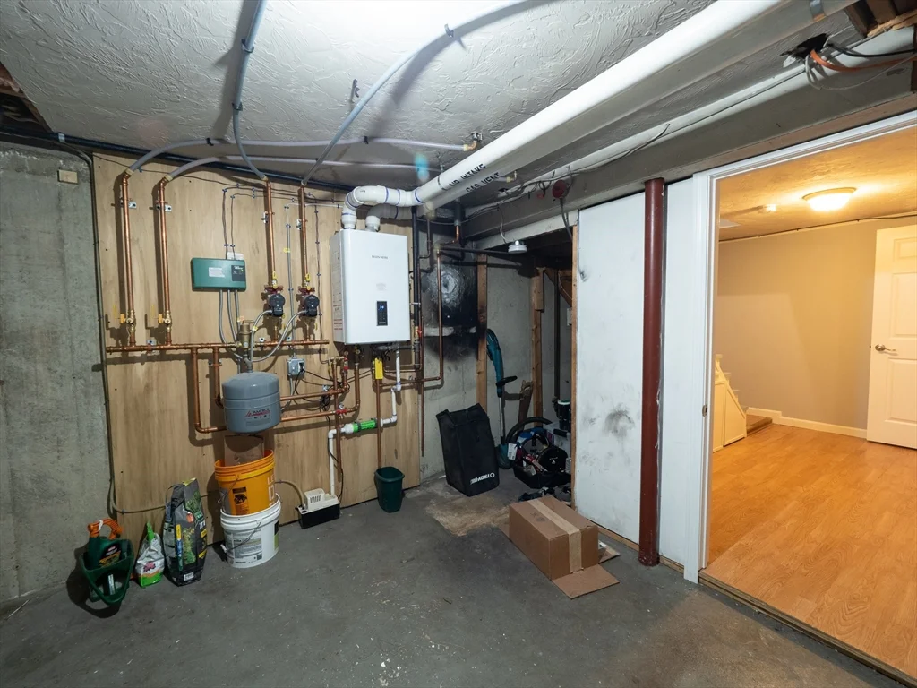 3 bed, 1 bath apartment for rent at 16 Capitol St, Watertown — photo 25 of 37