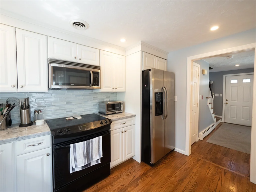 3 bed, 1 bath apartment for rent at 16 Capitol St, Watertown — photo 8 of 37