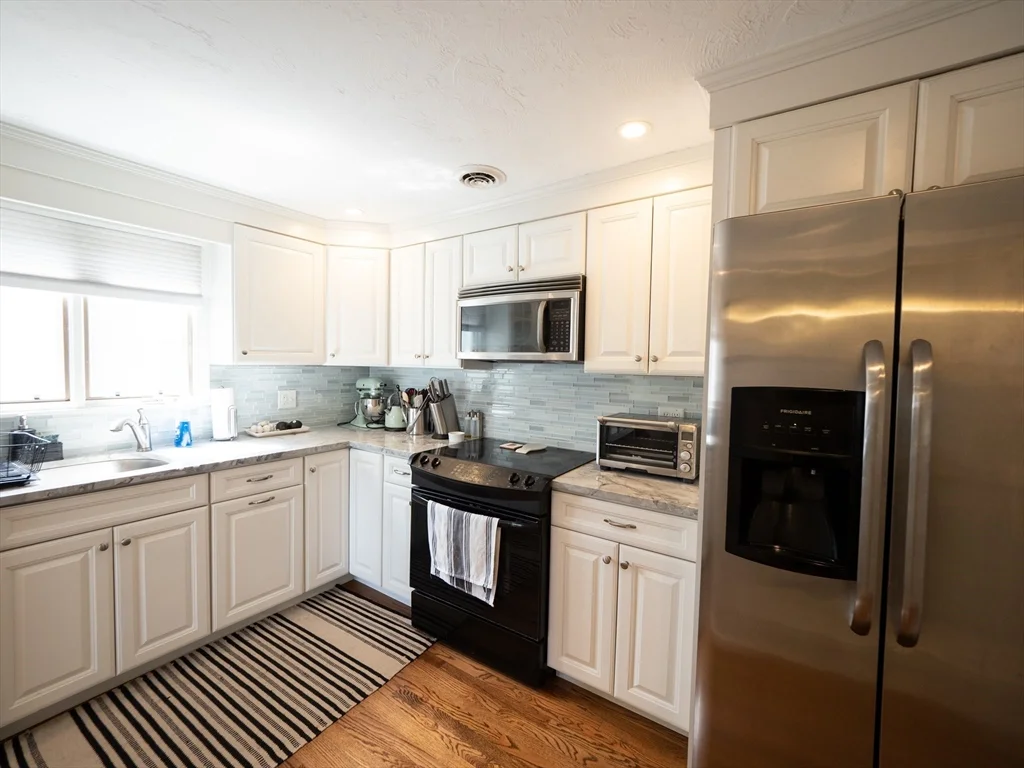 3 bed, 1 bath apartment for rent at 16 Capitol St, Watertown — photo 5 of 37