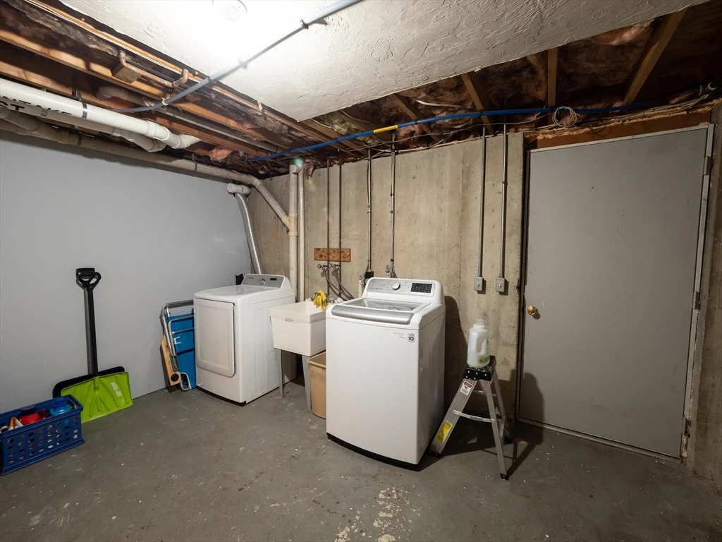 3 bed, 1 bath apartment for rent at 16 Capitol St, Watertown — photo 24 of 37