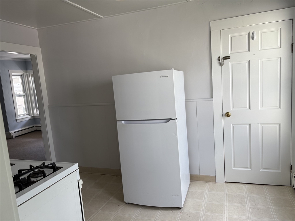 1 bed, 1 bath apartment for rent at 16 Capron St Unit 4, Attleboro — photo 4 of 9