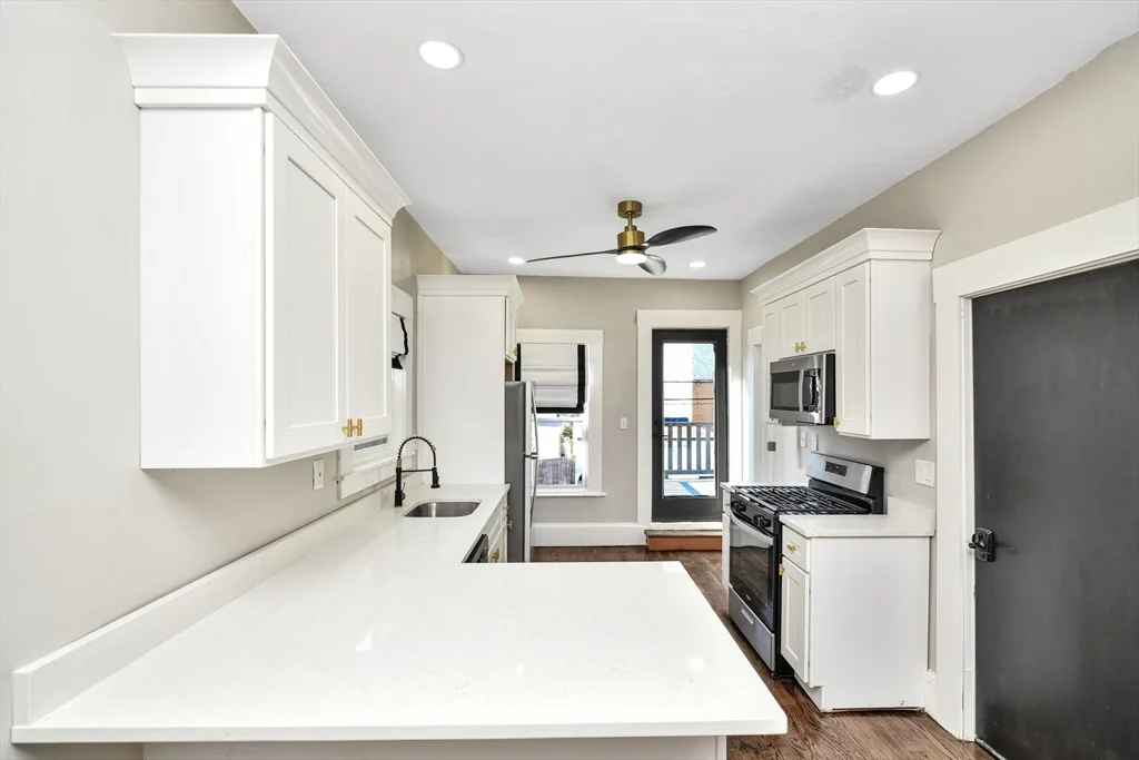 1 bed, 1 bath apartment for rent at 16 Carson St Unit 1, Dorchester — photo 1 of 7