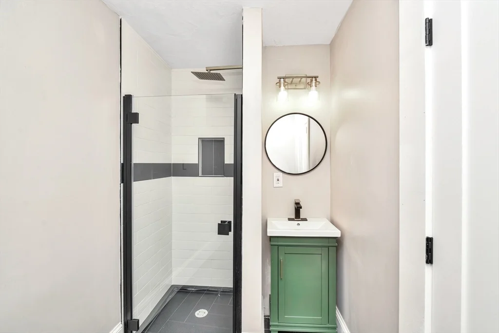 1 bed, 1 bath apartment for rent at 16 Carson St Unit 1, Dorchester — photo 3 of 7