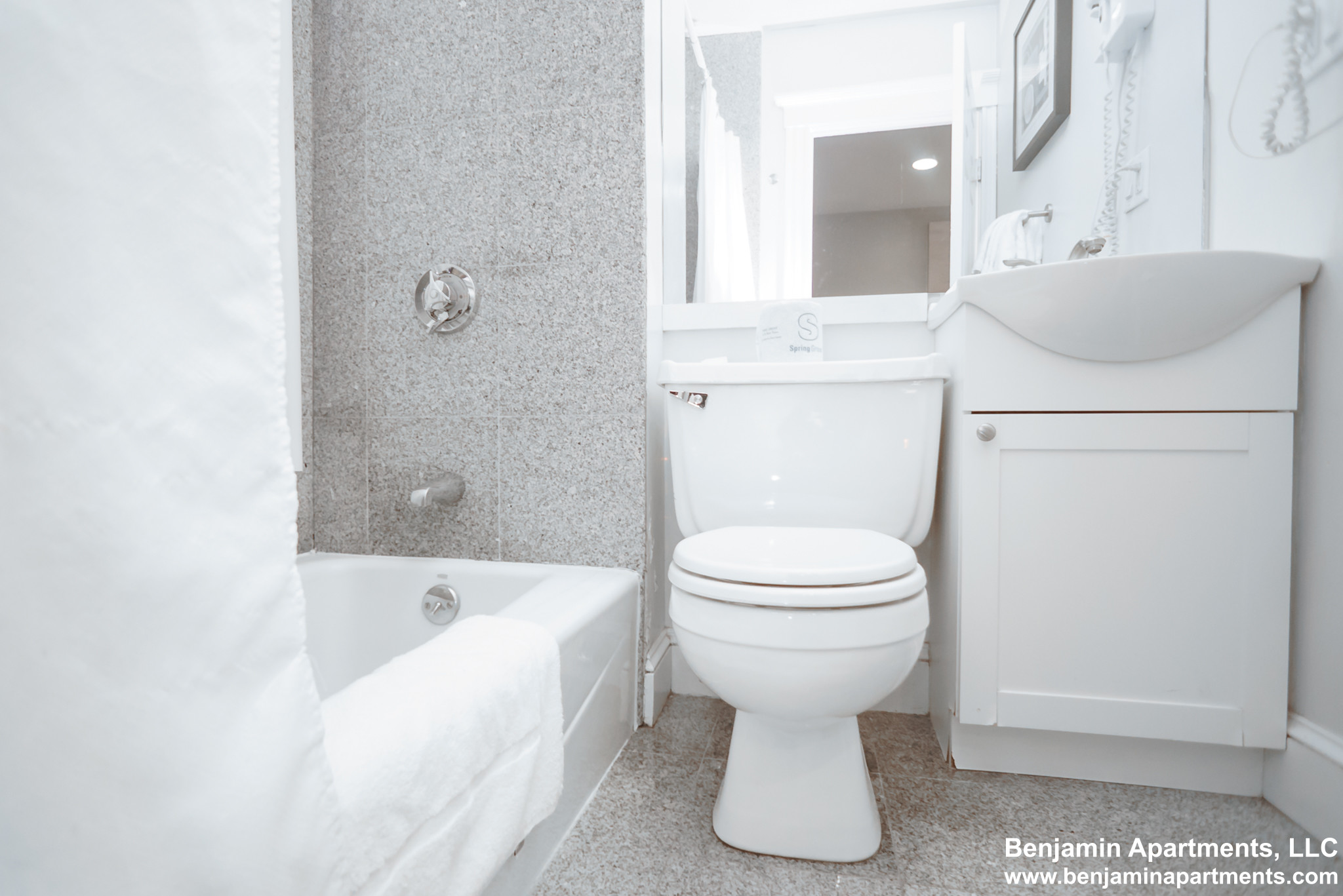 Studio bed, 1 bath apartment for rent at 16 Cedar Lane Way Unit 2F, Beacon Hill — photo 8 of 9