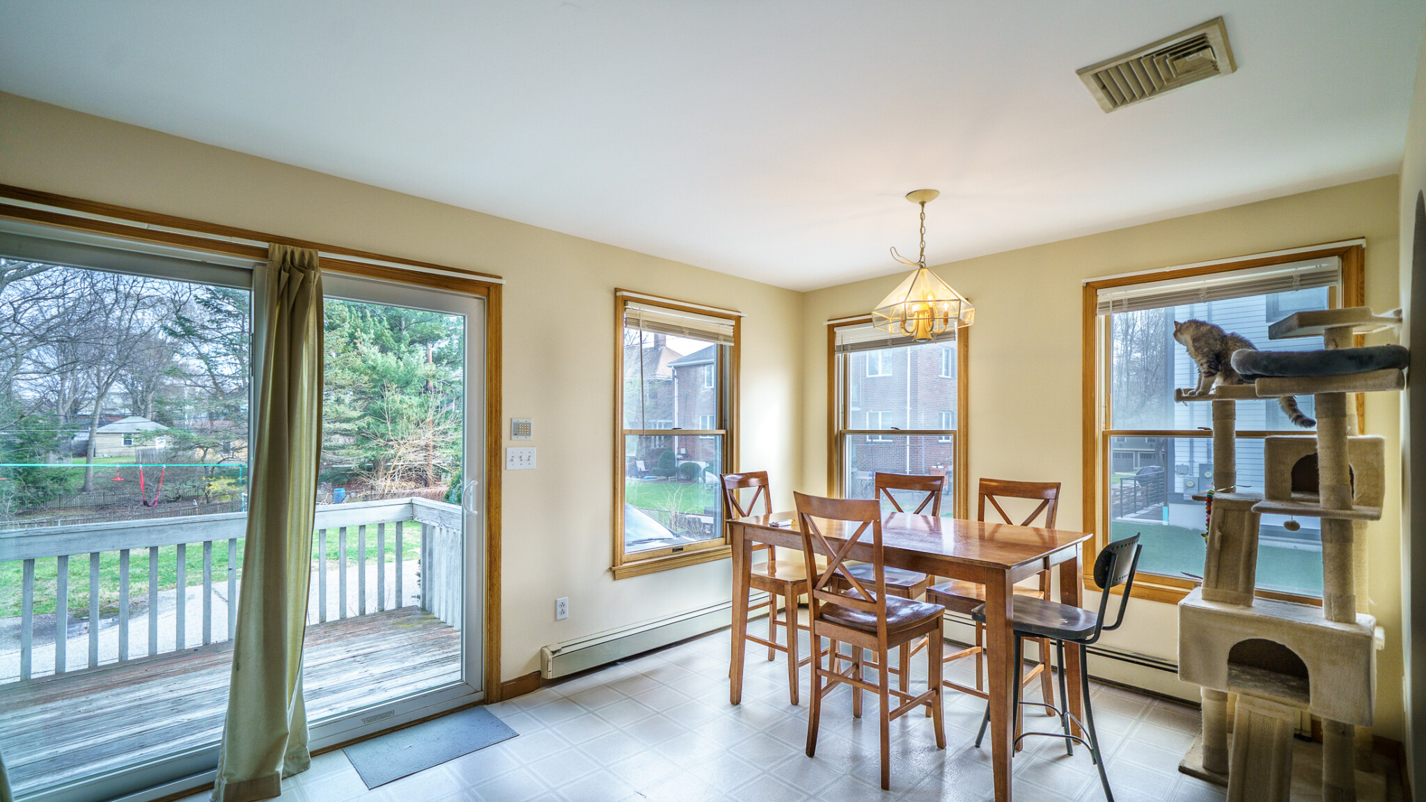 4 bed, 3.5 bath apartment for rent at 16 Central Ave, Newtonville — photo 5 of 32