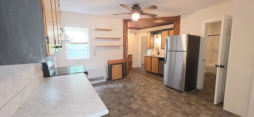 2 bed, 1 bath apartment for rent at 16 Central St Unit 2, West Brookfield — photo 5 of 21