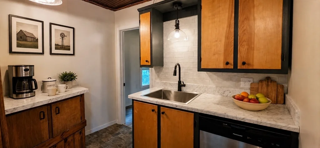 2 bed, 1 bath apartment for rent at 16 Central St Unit 2, West Brookfield — photo 3 of 21