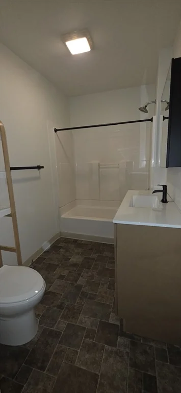 2 bed, 1 bath apartment for rent at 16 Central St Unit 2, West Brookfield — photo 14 of 21