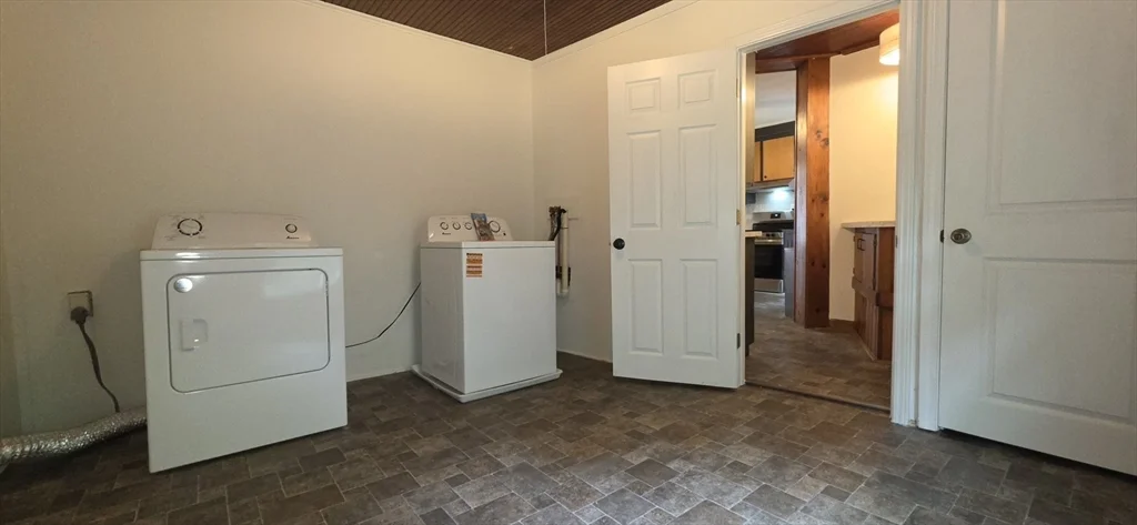 2 bed, 1 bath apartment for rent at 16 Central St Unit 2, West Brookfield — photo 15 of 21