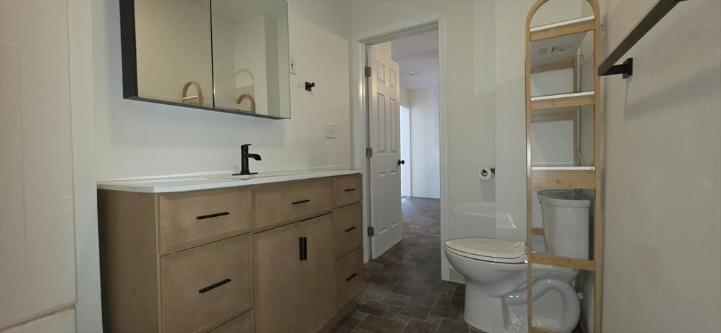 2 bed, 1 bath apartment for rent at 16 Central St Unit 2, West Brookfield — photo 13 of 21