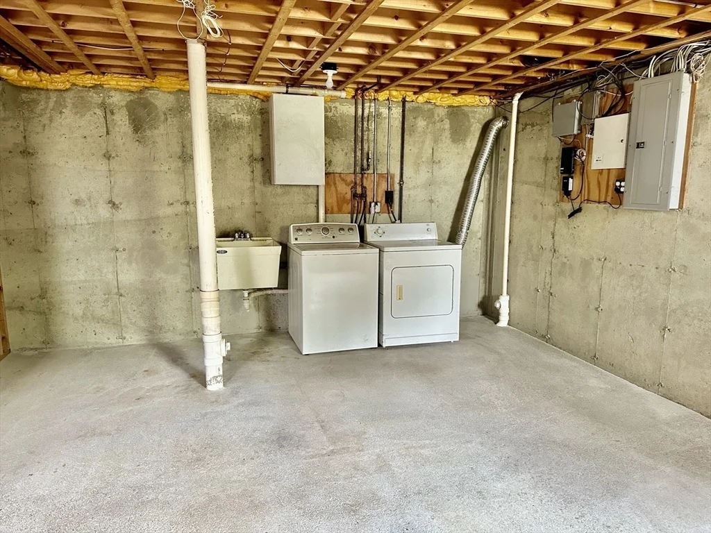 4 bed, 3 bath apartment for rent at 16 Central Unit 16, Newton — photo 7 of 14