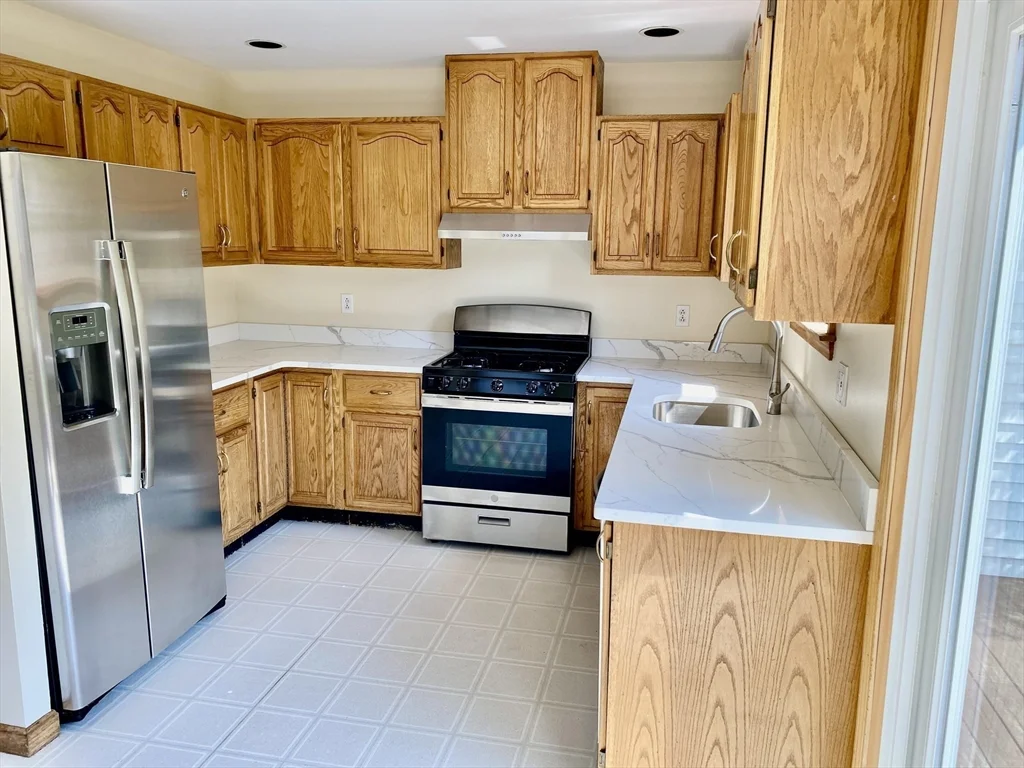 4 bed, 3 bath apartment for rent at 16 Central Unit 16, Newton