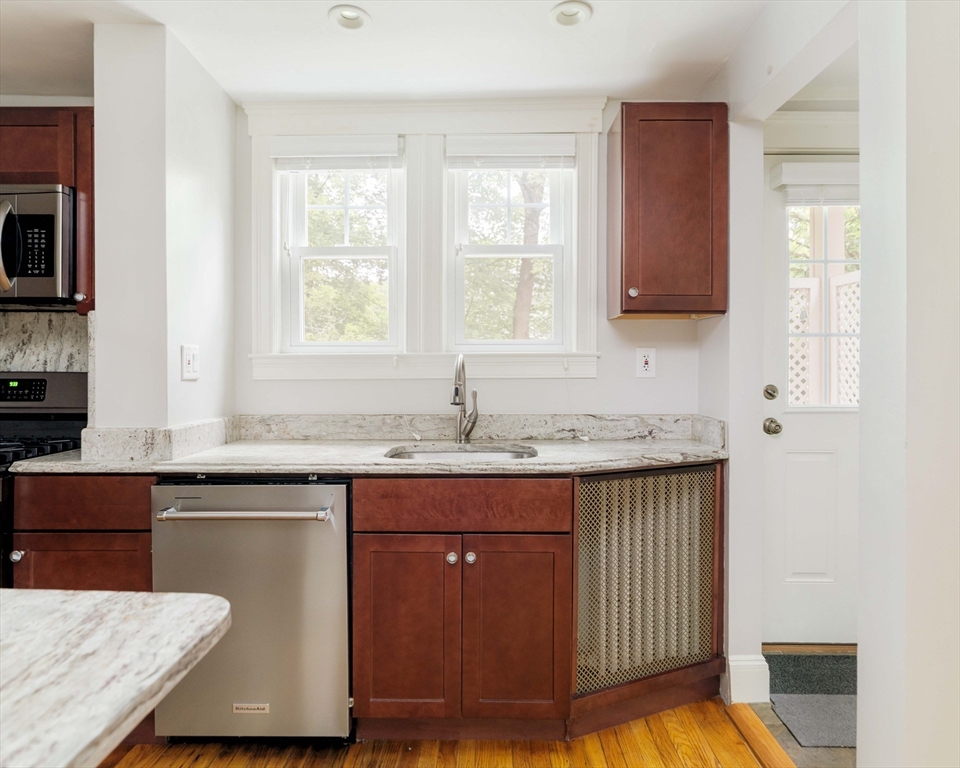 3 bed, 3 bath apartment for rent at 16 Chapin Rd, Newton Center — photo 6 of 27