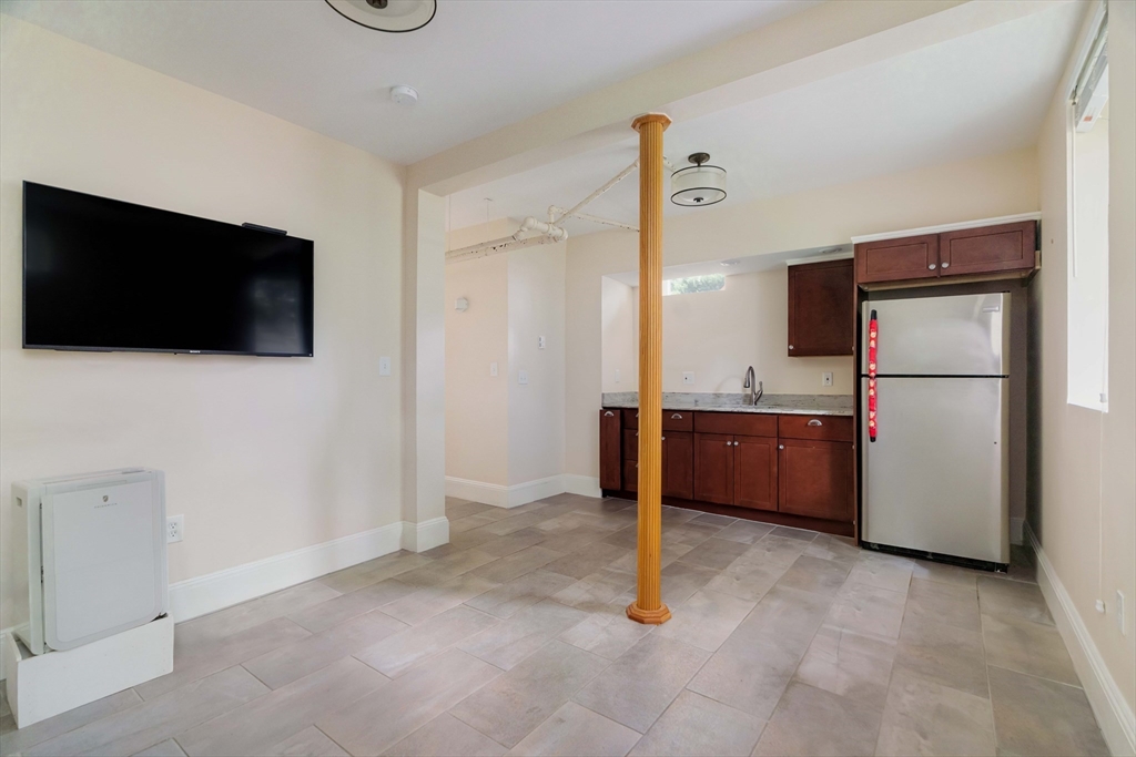 3 bed, 3 bath apartment for rent at 16 Chapin Rd, Newton Center — photo 23 of 27