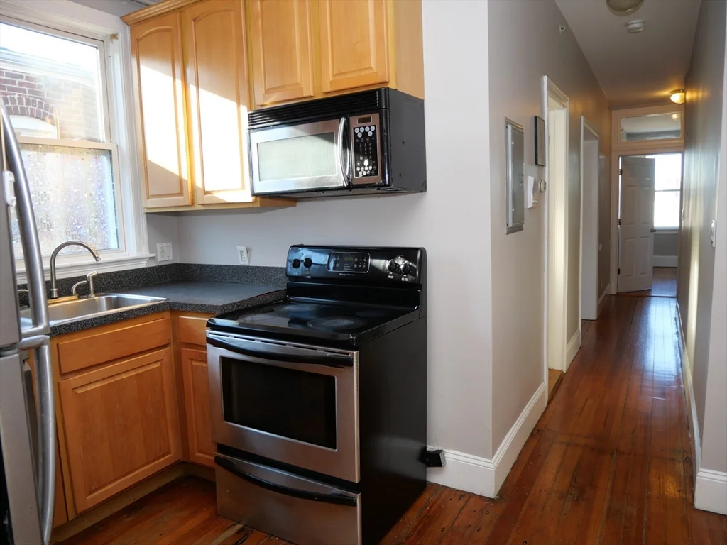3 bed, 1 bath apartment for rent at 16 Chestnut Hill Ave Unit 2, Brighton — photo 2 of 10