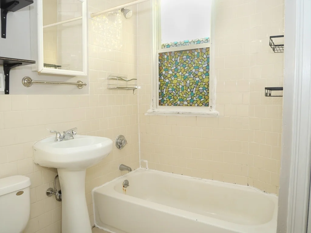 3 bed, 1 bath apartment for rent at 16 Chestnut Hill Ave Unit 2, Brighton — photo 10 of 10