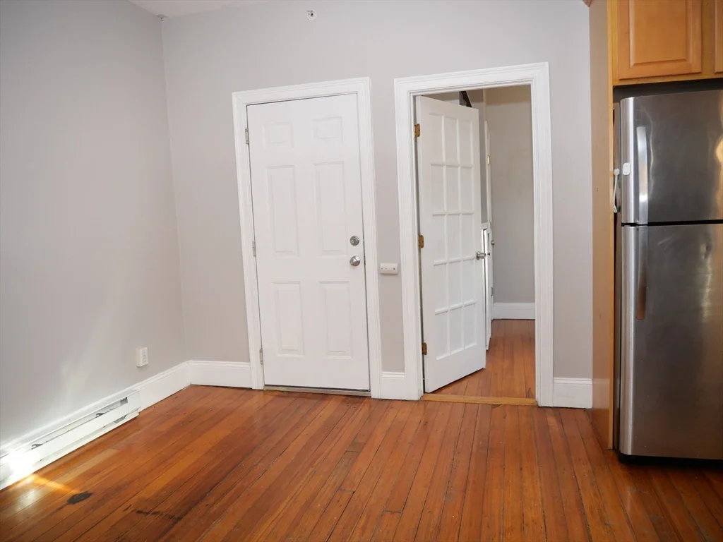 3 bed, 1 bath apartment for rent at 16 Chestnut Hill Ave Unit 2, Brighton — photo 3 of 10