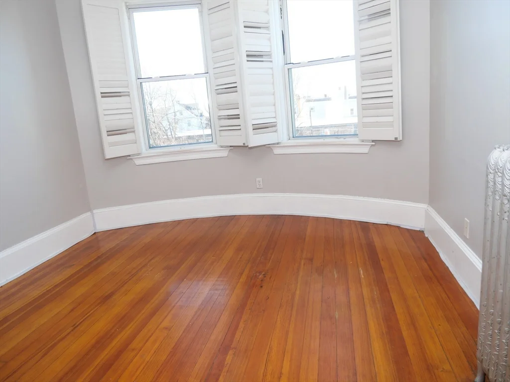 3 bed, 1 bath apartment for rent at 16 Chestnut Hill Ave Unit 2, Brighton — photo 5 of 10