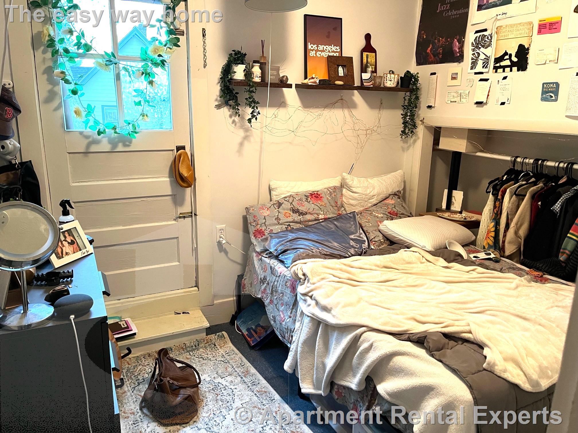 5 bed, 2 bath apartment for rent at 16 Chetwynd Rd, Tufts — photo 2 of 21