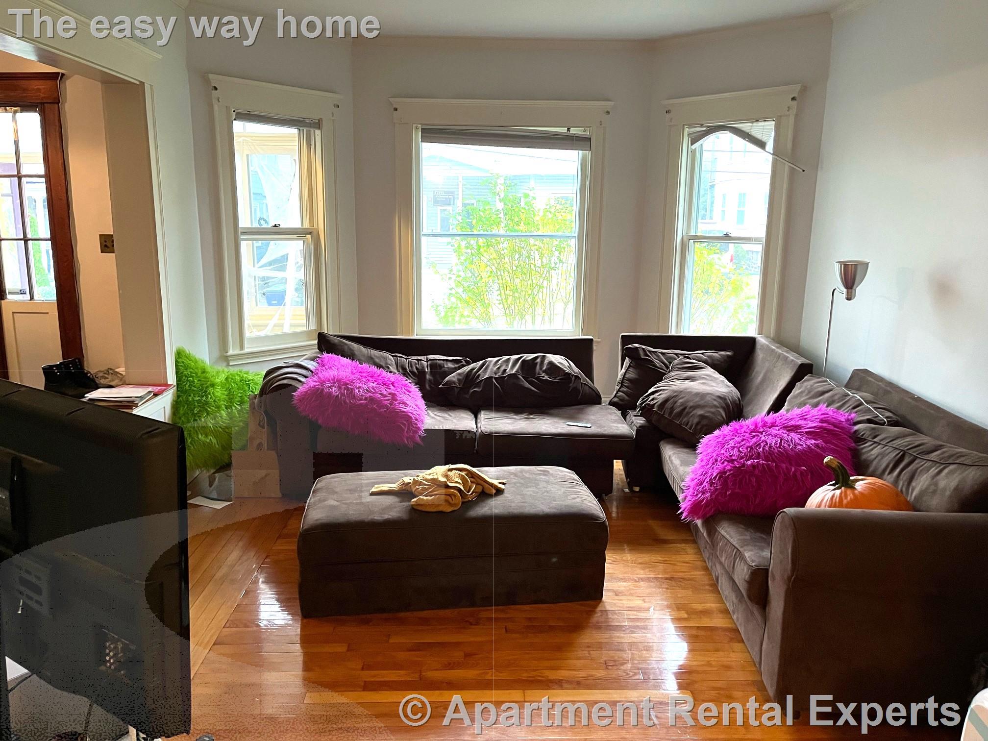 5 bed, 2 bath apartment for rent at 16 Chetwynd Rd, Tufts — photo 9 of 21