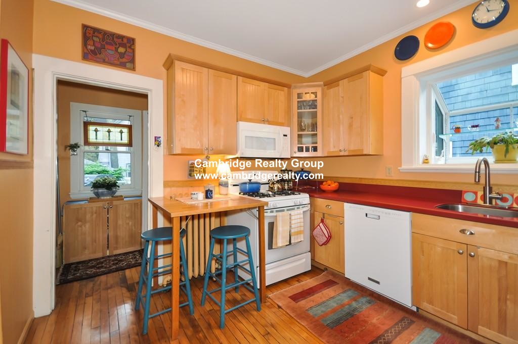 6 bed, 2.5 bath apartment for rent at 16 Chetwynd Rd Unit T, West Somerville