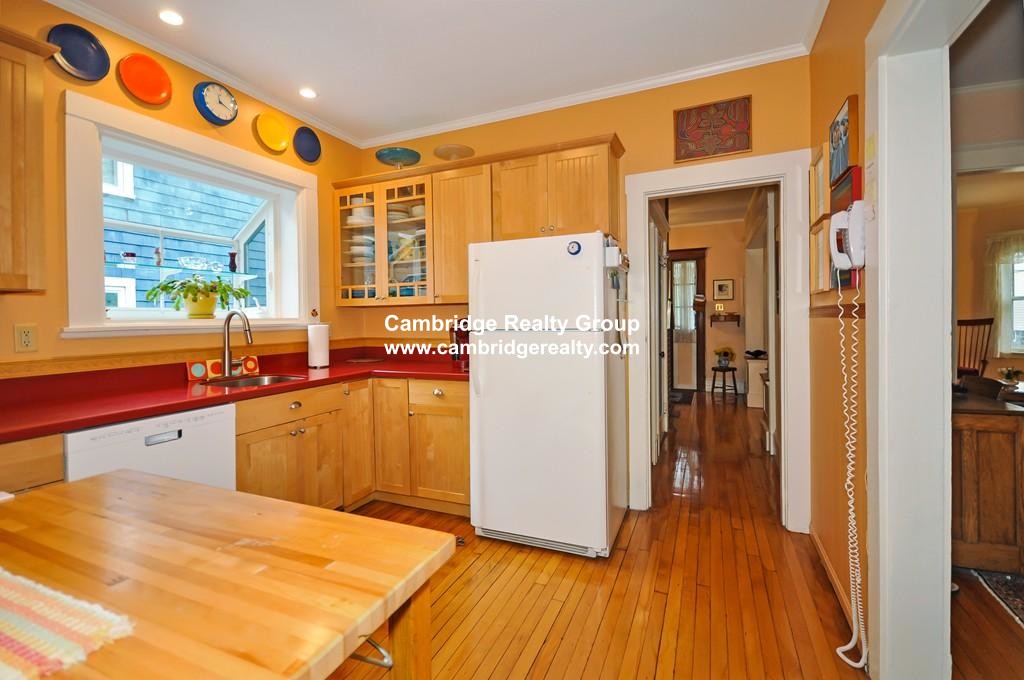 6 bed, 2.5 bath apartment for rent at 16 Chetwynd Rd Unit T, West Somerville — photo 2 of 18