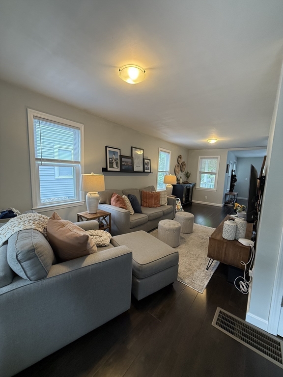 3 bed, 1 bath apartment for rent at 16 Church St, Natick — photo 3 of 16