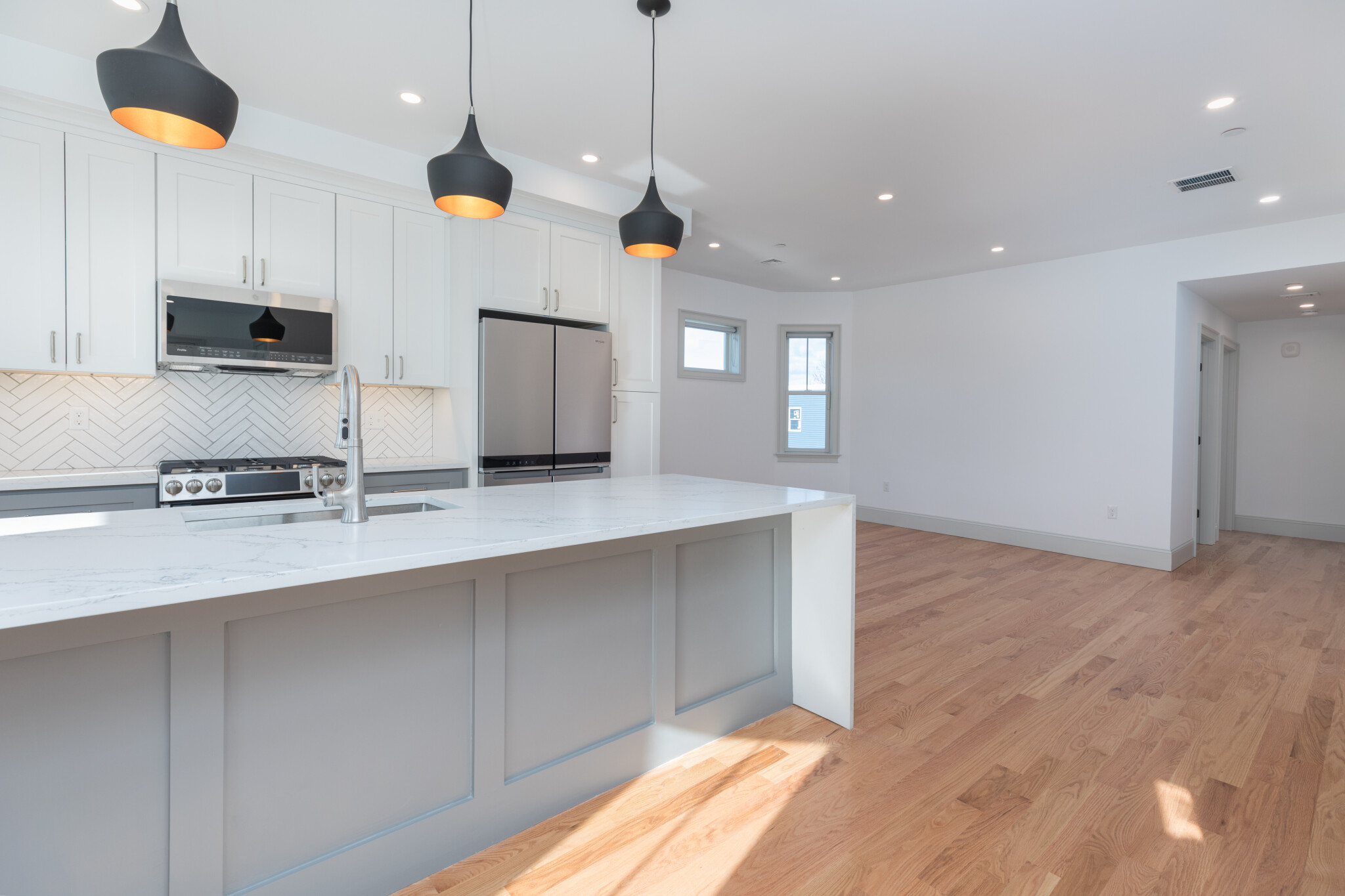 3 bed, 2 bath apartment for rent at 16 Church St Unit 2, Dorchester — photo 2 of 15
