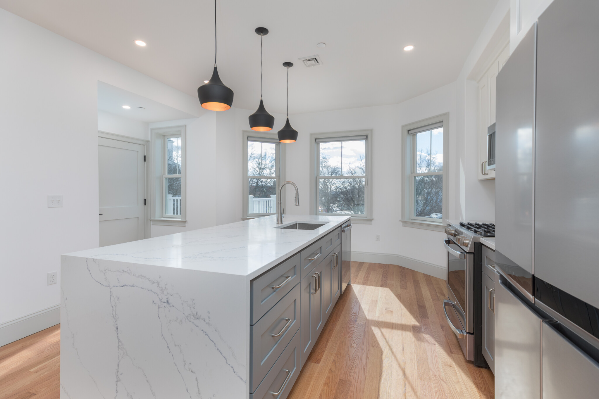 3 bed, 2 bath apartment for rent at 16 Church St Unit 2, Dorchester — photo 3 of 15