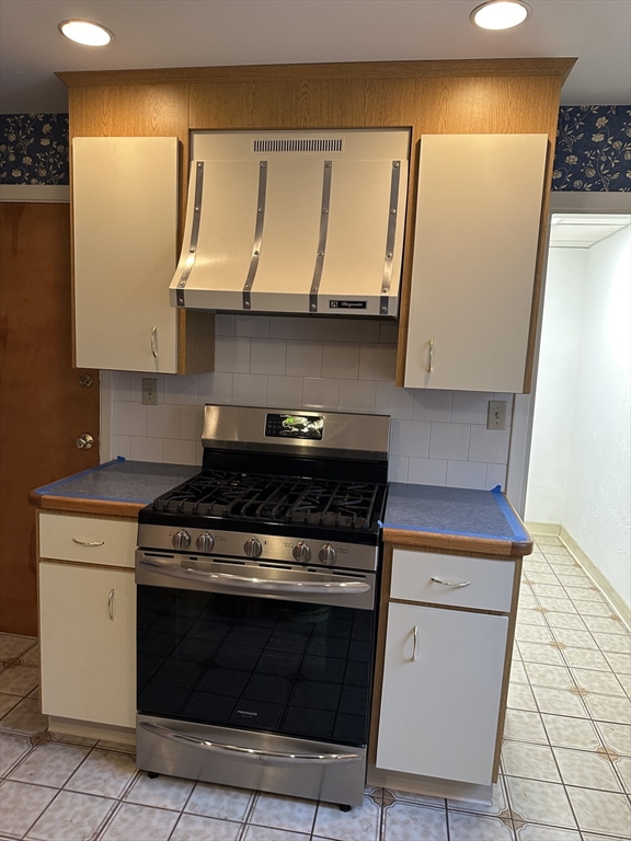 2 bed, 1 bath apartment for rent at 16 Church St Unit 2, Maplewood — photo 4 of 16