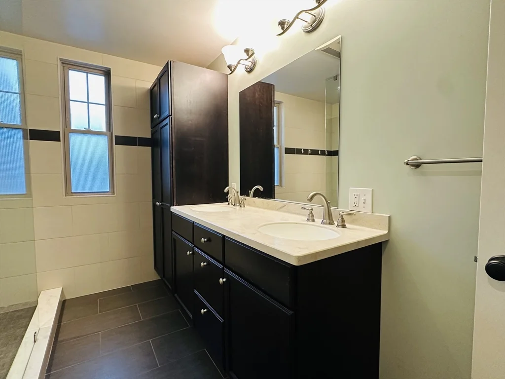 2 bed, 1 bath apartment for rent at 16 Church St Unit 2R, Belmont — photo 8 of 12