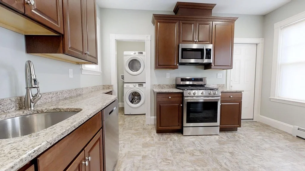 2 bed, 1 bath apartment for rent at 16 Church St Unit 2R, Belmont — photo 3 of 12