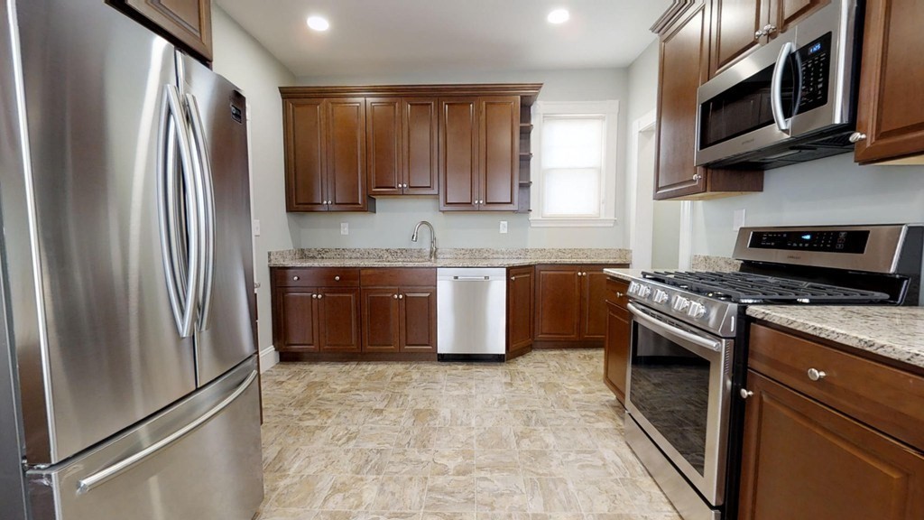 2 bed, 1 bath apartment for rent at 16 Church St Unit 3-R, Belmont