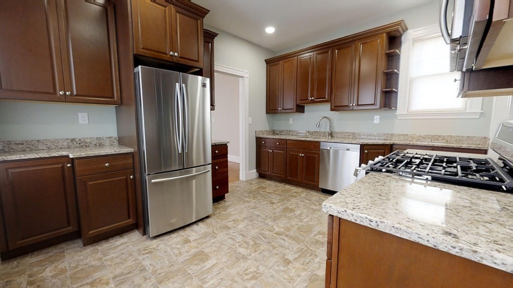 2 bed, 1 bath apartment for rent at 16 Church St Unit 3-R, Belmont — photo 5 of 13