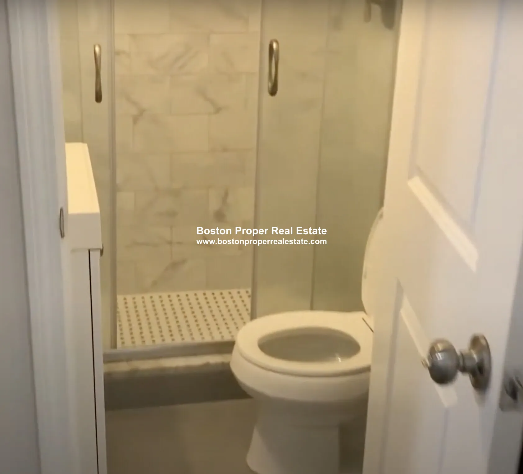 3 bed, 1 bath apartment for rent at 16 Clearway St Unit 8, Back Bay — photo 7 of 9