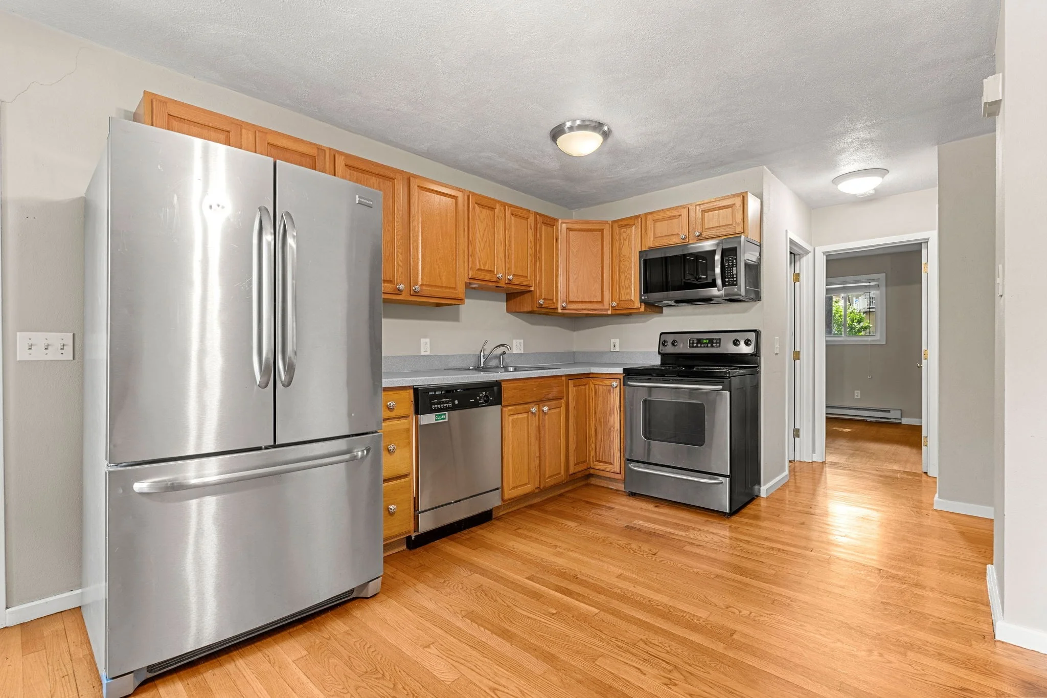 2 bed, 1 bath apartment for rent at 16 Cleveland Pl Unit 8, Gloucester — photo 10 of 11