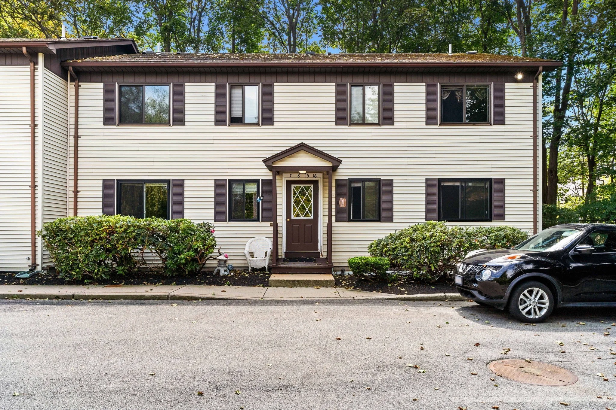 2 bed, 1 bath apartment for rent at 16 Cleveland Pl Unit 8, Gloucester — photo 1 of 11
