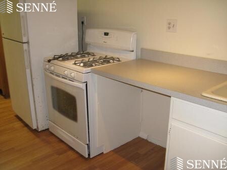 1.5 bed, 1 bath apartment for rent at 16 Clinton St Unit B, Mid Cambridge — photo 1 of 7