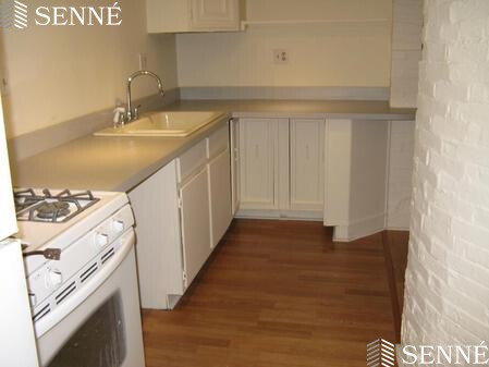 1.5 bed, 1 bath apartment for rent at 16 Clinton St Unit B, Mid Cambridge — photo 3 of 7