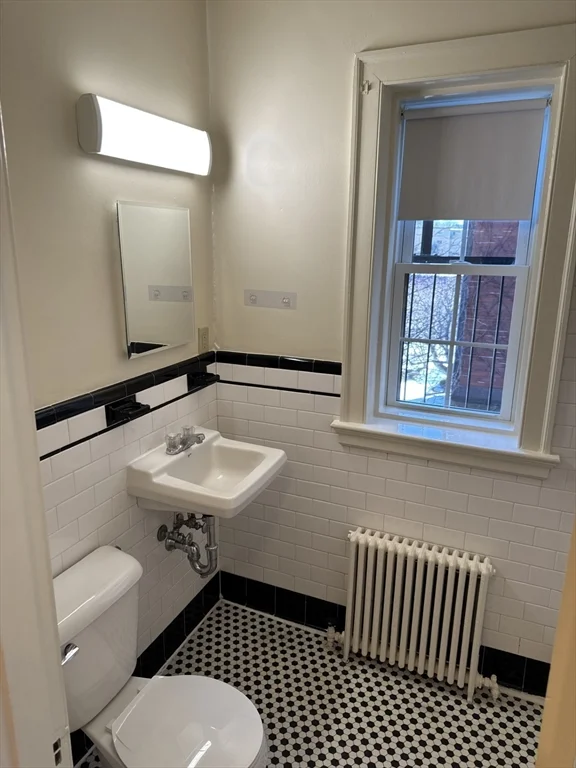 Studio bed, 1 bath apartment for rent at 16 Columbian St Unit 5, Weymouth — photo 3 of 8