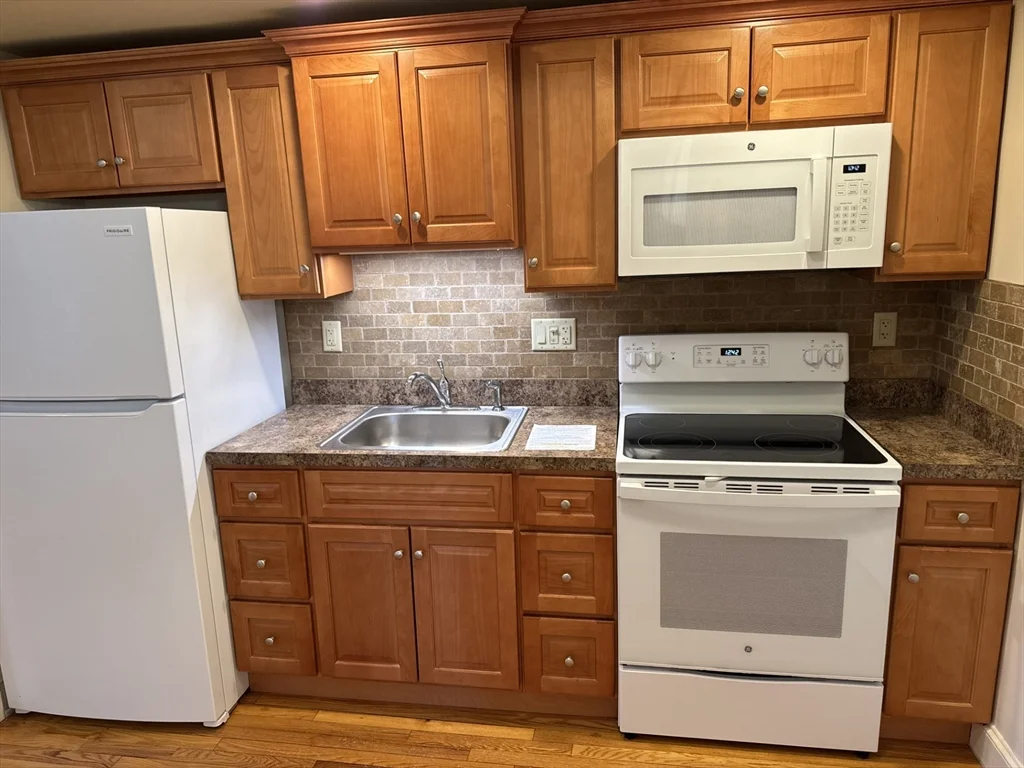 Studio bed, 1 bath apartment for rent at 16 Columbian St Unit 5, Weymouth — photo 1 of 8
